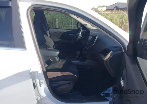 2015 Jeep Cherokee Latitude из США, поврежденный, VIN 1C4PJMCS2FW710121